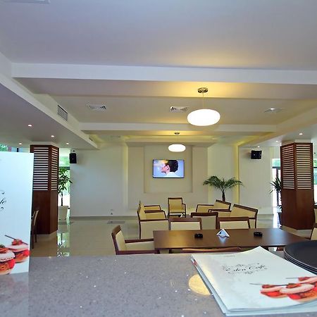Hotel Eden Tulcsa Kültér fotó