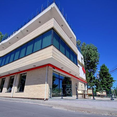 Hotel Eden Tulcsa Kültér fotó