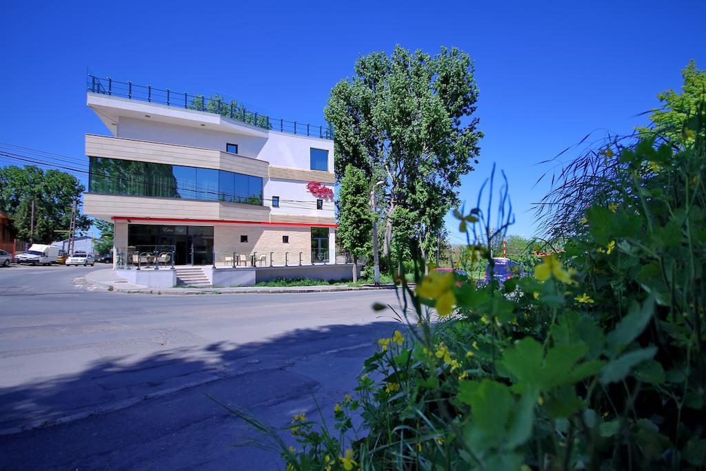 Hotel Eden Tulcsa Kültér fotó