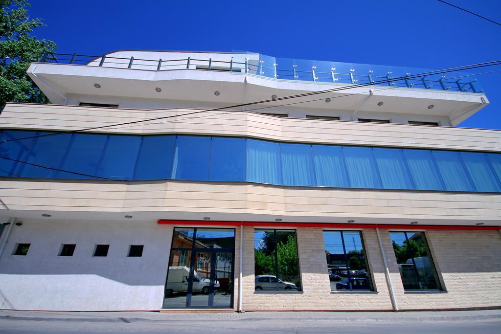 Hotel Eden Tulcsa Kültér fotó