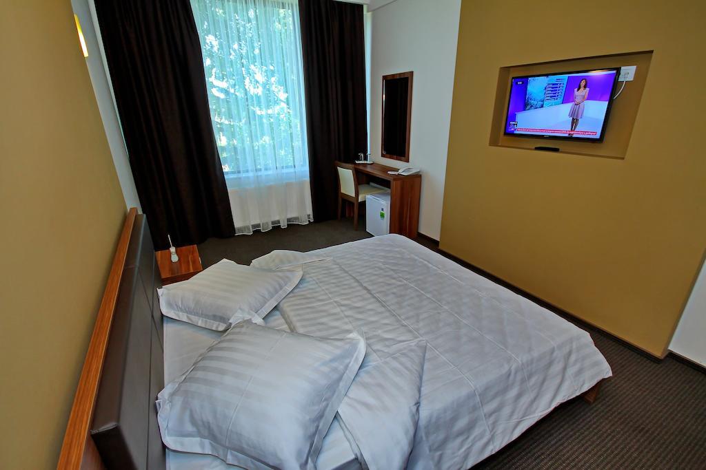 Hotel Eden Tulcsa Kültér fotó